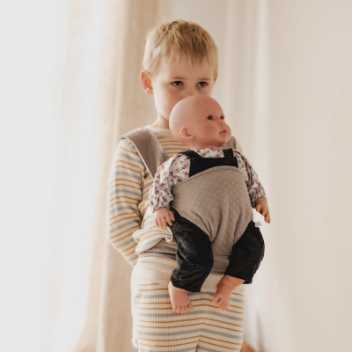 Bæresele til dukke - varmgrå