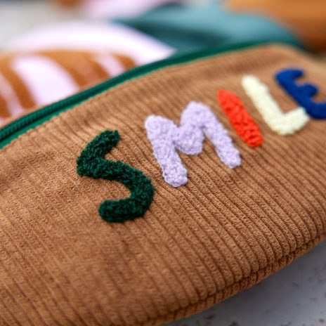 Bum-bag i fløjl - smil - 3