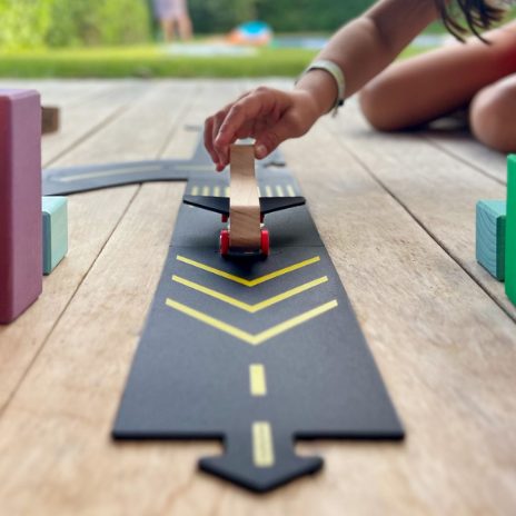 Lufthavn med fly - otte dele  - 3