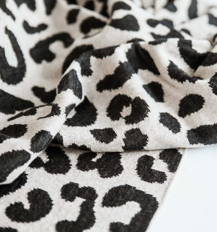Leopardmønstret tæppe - lyst  - 2