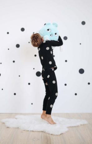 Prikket sort pyjamas, 4 - 5 år - 4