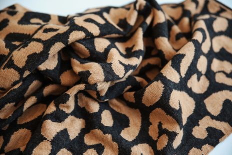 Leopardmønstret tæppe - brunt  - 1