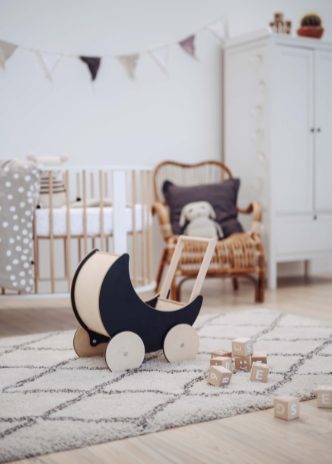 Dukkevogn i træ - sort med tavleeffekt  - 4