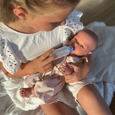 Sutteflaske med pose - varmgrå - 1